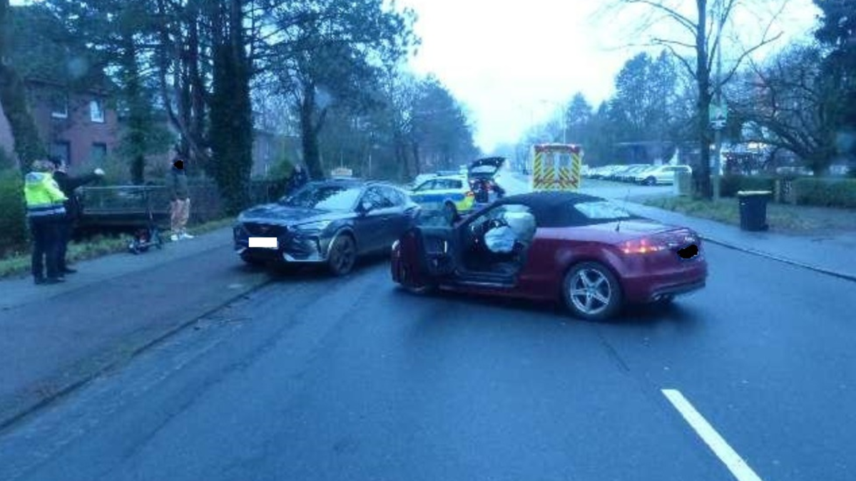 POL-CUX: Verkehrsunfall durch Reifenplatzer auf der Altenwalder Chaussee in Cuxhaven - Zwei Personen leicht verletzt (Foto im Anhang) - Foto: presseportal.de