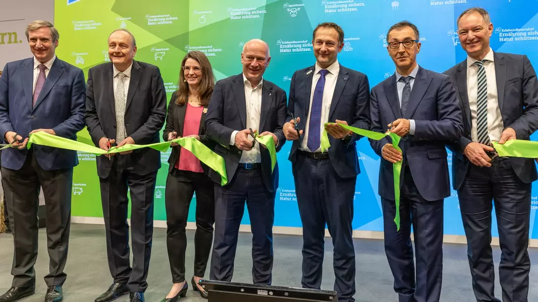 Grüne Woche 2025 eröffnet: ErlebnisBauernhof zeigt, warum Innovationen in der Landwirtschaft allein nicht ausreichen - Bild: presseportal.de