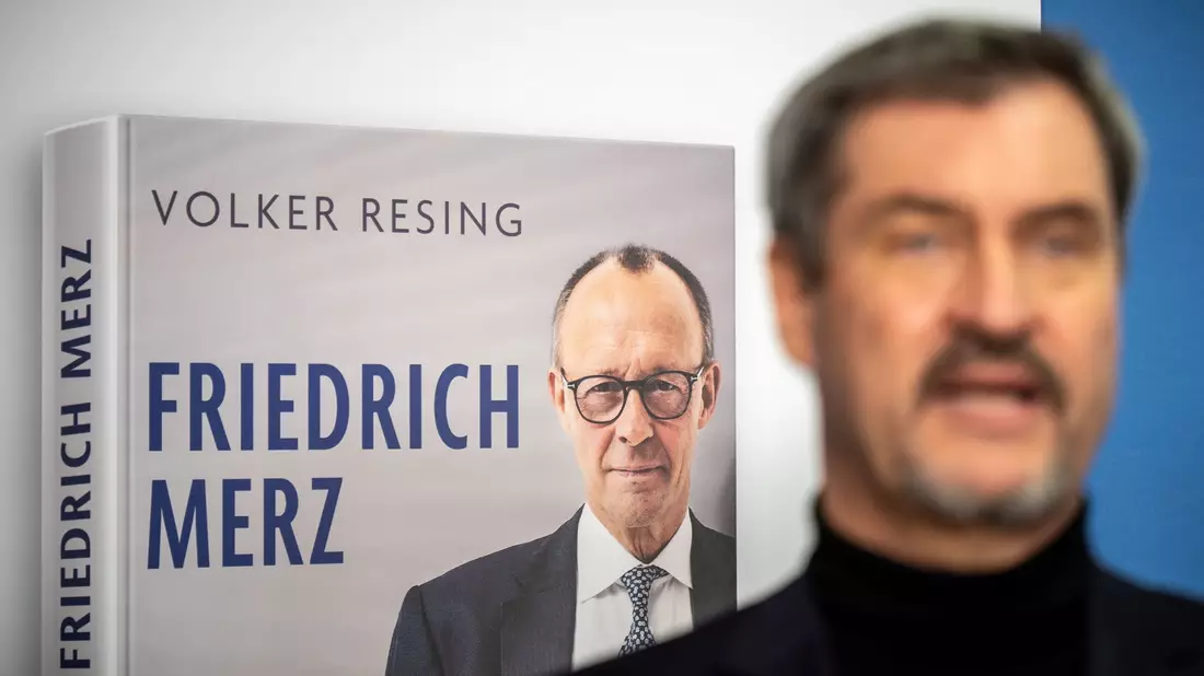 «Friedrich Merz ist kantig, ja. Aber da weiß man, was man hat», so Markus Söder über den CDU-Chef.  - Bild: Michael Kappeler/dpa