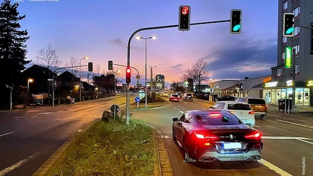 POL-PPWP: Unfall auf der Kreuzung - wer hatte Grün? - Bild: presseportal.de