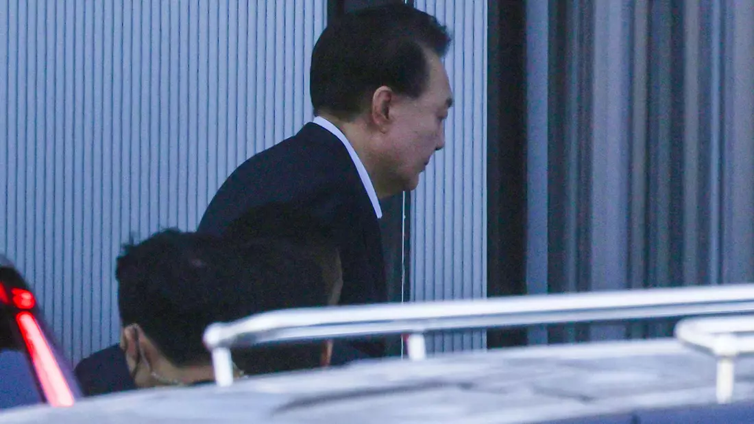 Yoon Suk Yeol verweigert bei der Korruptionsermittlungsbehörde für hochrangige Beamte nach wie vor seine Aussage. - Bild: Uncredited/Korea Pool/AP/dpa