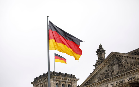 Besonders in strukturschwachen Regionen Ostdeutschlands ist die Zufriedenheit mit der Demokratie gering. (Archivbild) - Foto: Carsten Koall/dpa