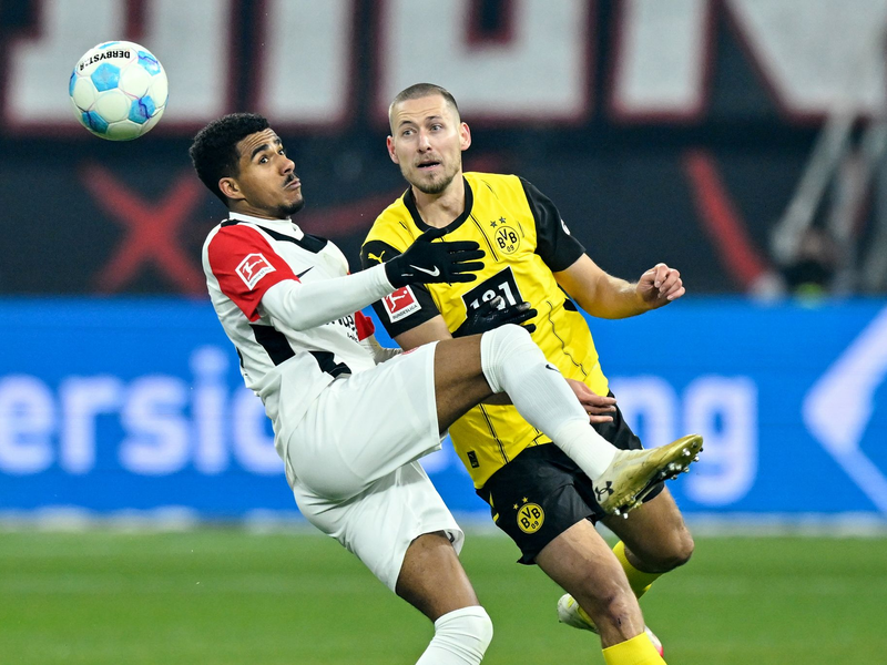 Wie lange noch? Nuri Sahin droht die baldige Ablösung. - Foto: Uwe Anspach/dpa