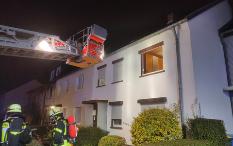 FW-BN: Kellerbrand in Bonn-Duisdorf - Spektakuläre Rettung von Mutter und Kleinkind durch aufmerksame Nachbarn - Foto: presseportal.de