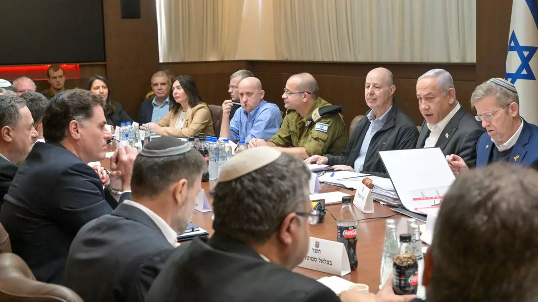 Nach dem Sicherheitskabinett stimmte nun auch die israelische Regierung dem Abkommen zu.  - Bild: Kobi Gideon/XinHua/dpa