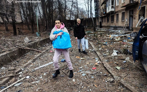 In der Großstadt Krywyj Rih starben ukrainischen Angaben zufolge durch russischen Beschuss vier Menschen.  - Foto: -/Staatlicher Zivilschutzdienst De/dpa
