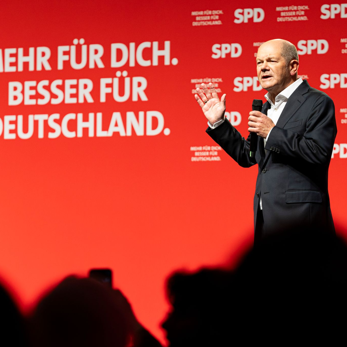 Scholz hofft auf ein Kriegsende noch im Jahr 2025.  - Foto: Michael Matthey/dpa