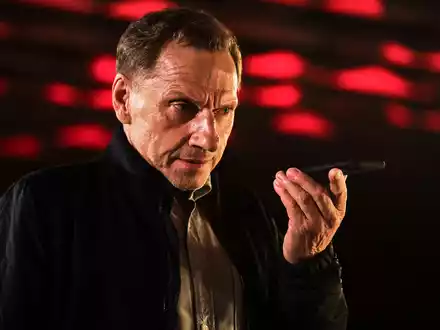 Kriminalhauptkommissar Thorsten Lannert (Richy Müller) hat einen Verdacht. - Foto: Benoit Linder/SWR/dpa
