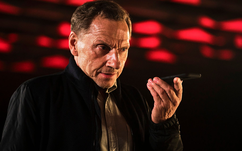 Kriminalhauptkommissar Thorsten Lannert (Richy Müller) hat einen Verdacht. - Foto: Benoit Linder/SWR/dpa