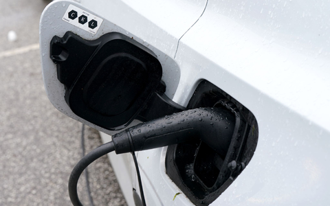 Günstiger Ladestrom ist ein wichtiger Aspekt bei der E-Mobilität. - Foto: Marcus Brandt/dpa