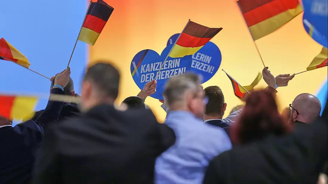 Deutschlandfahnen auf AfD-Parteitag (Archiv) - Bild: über dts Nachrichtenagentur