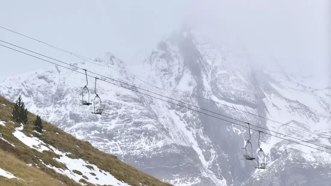 Das Skigebiet Astún (Symbolbild) liegt in den Pyrenäen. - Bild: Verónica Lacasa/Europa Press/AP/dpa