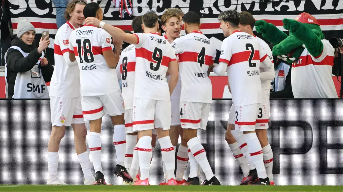 Rouault traf mit dem Hinterkopf nach einer Ecke. - Bild: Marijan Murat/dpa