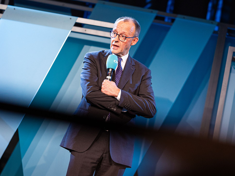 CDU-Chef Friedrich Merz geht weiter auf Konfrontation mit Bundeswirtschaftsminister Robert Habeck von den Grünen. - Foto: Moritz Frankenberg/dpa