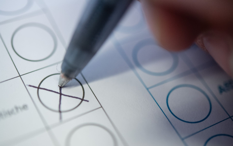 In fünf Wochen ist Bundestagswahl - eine neue Umfrage sieht die Union nun bei 29 Prozent. - Foto: Sebastian Gollnow/dpa