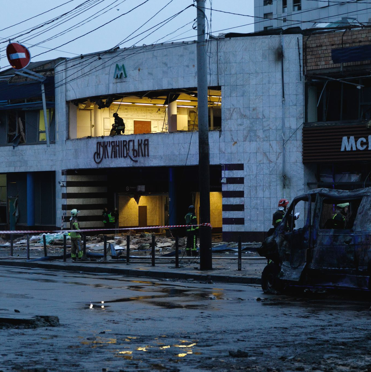 Ein russischer Raketenangriff hat Teile des Zentrums der ukrainischen Hauptstadt Kiew verwüstet. - Foto: Kirill Chubotin/Ukrinform/dpa