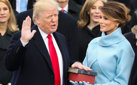 Die Abgabe des Amtseides steht im Zentrum der Vereidigungszeremonie am US-Kapitol. (Archivbild) - Foto: Andrew Harnik/AP/dpa
