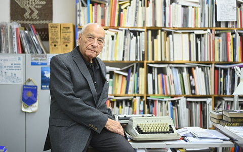 Eugen Gomringer galt als Gründer der «konkreten Poesie». (Archivbild) - Foto: Nicolas Armer/dpa