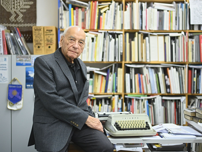 Eugen Gomringer wurde 100 Jahre alt. (Archivbild) - Foto: Nicolas Armer/dpa