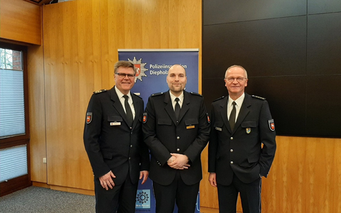 POL-OLD: +++ Führungswechsel beim Polizeikommissariat Syke +++ Polizeipräsident Andreas Sagehorn überträgt die Leitung an Polizeirat Jaren Stilke +++ - Foto: presseportal.de