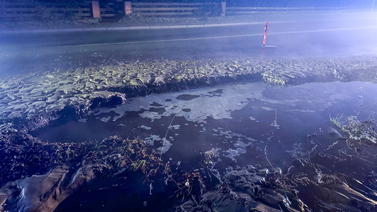 FW Flotwedel: Wasserrohrbruch sorgt für nächtlichen Einsatz in Eicklingen - Foto: presseportal.de