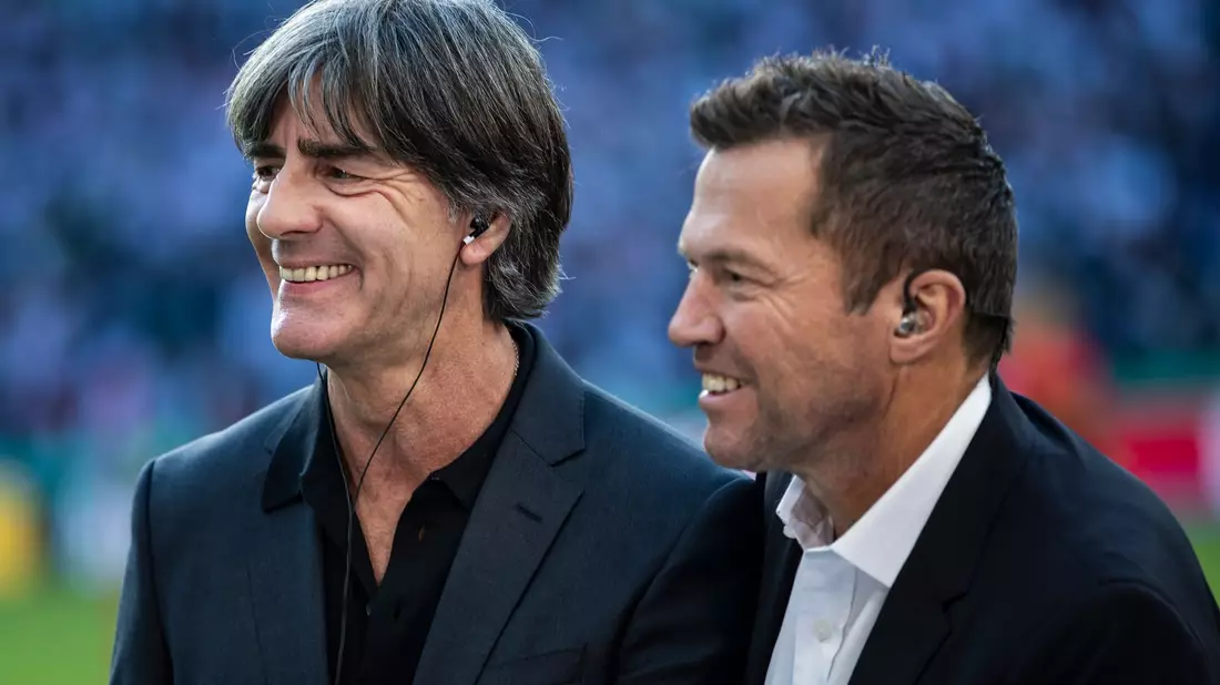 Lothar Matthäus (r) bringt Ex-Bundestrainer Joachim Löw (l) beim BVB ins Spiel.   - Bild: Tom Weller/dpa