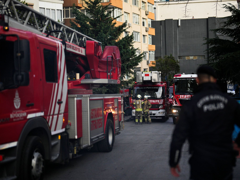 Bei dem Wohnungsbrand in Ankara ist auch ein Säugling gestorben. (Symbolbild) - Foto: Khalil Hamra/AP/dpa
