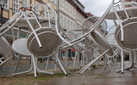 Die Flaute im Gastgewerbe hat auch 2024 angehalten. (Illustration) - Foto: Matthias Bein/dpa