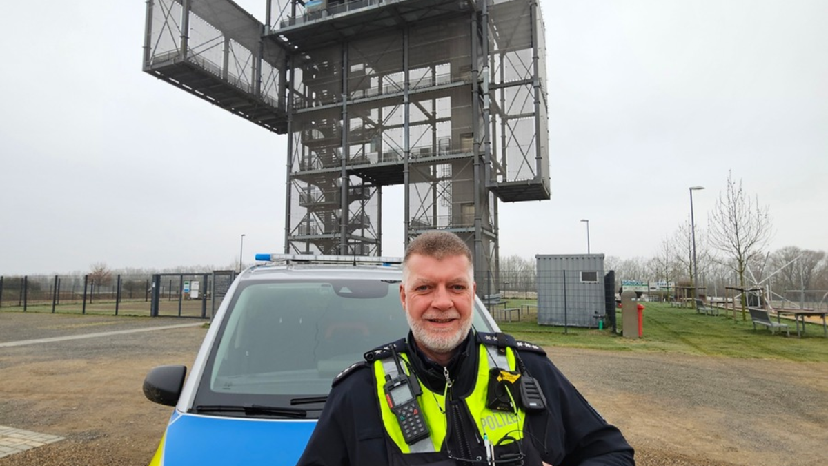 POL-DN: Der neue Mann am Indemann: Polizeihauptkommissar Arne Eymael ist neuer Bezirksdienstbeamter der Gemeinde Inden - Foto: presseportal.de