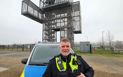 POL-DN: Der neue Mann am Indemann: Polizeihauptkommissar Arne Eymael ist neuer Bezirksdienstbeamter der Gemeinde Inden - Foto: presseportal.de