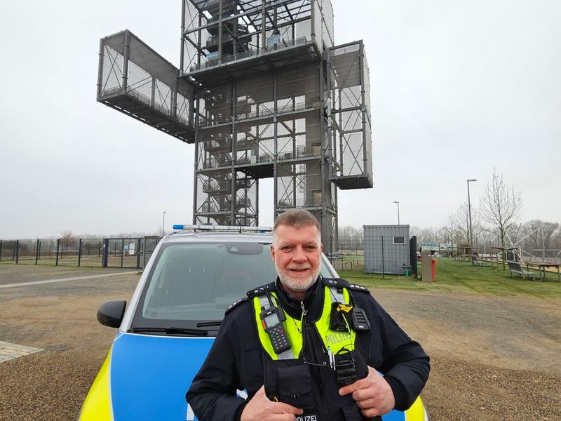 POL-DN: Der neue Mann am Indemann: Polizeihauptkommissar Arne Eymael ist neuer Bezirksdienstbeamter der Gemeinde Inden - Foto: presseportal.de