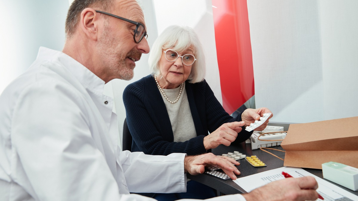 Fortbildungskongress pharmacon / Apotheken-Beratung kann Krebsbehandlung sicherer machen - Foto: presseportal.de