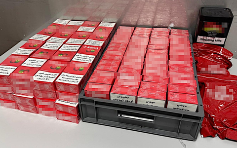 HZA-IZ: Zoll stellt 35 Kilogramm Wasserpfeifentabak bei Reisenden am Flughafen Hamburg sicher Zoll deckt Steuerhinterziehung über 2.000 Euro durch Schmuggel von 35 Kilogramm Wasserpfeifentabak auf - Foto: presseportal.de