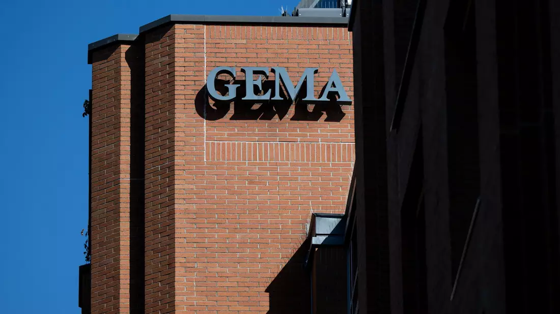 Die Gema klagt gegen den ChatGPT-Betreiber OpenAI. (Archivbild) - Bild: Sven Hoppe/dpa