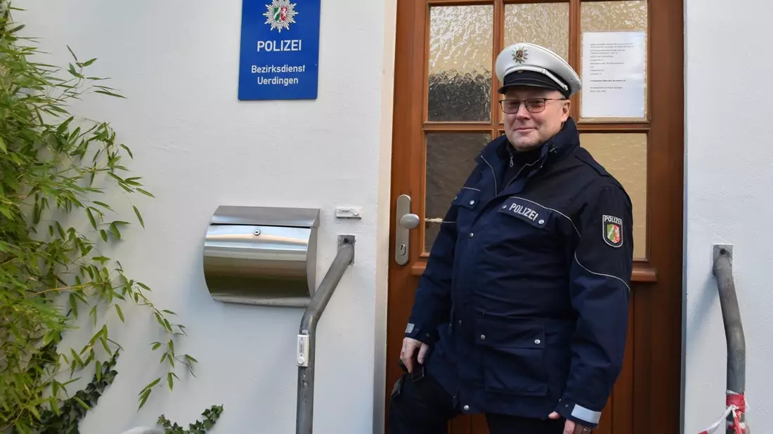POL-KR: Polizeihauptkommissar Jürgen Stein verstärkt den Bezirksdienst Uerdingen - Bild: presseportal.de
