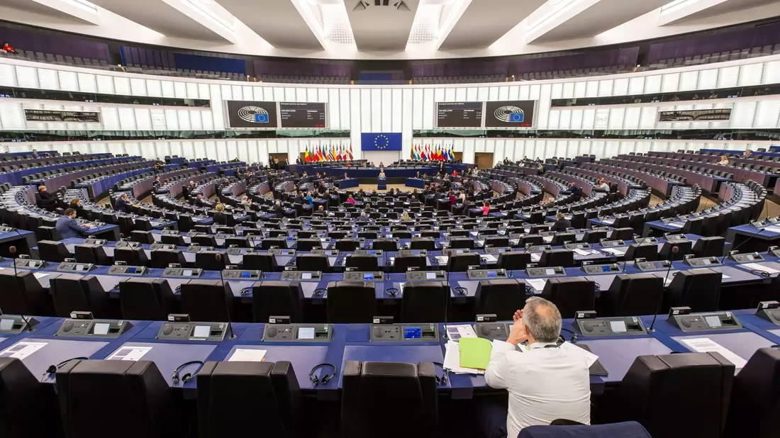 Das Europaparlament erprobt neue Regeln gegen Abwesenheit von Abgeordneten. (Archivbild)  - Bild: Philipp von Ditfurth/dpa