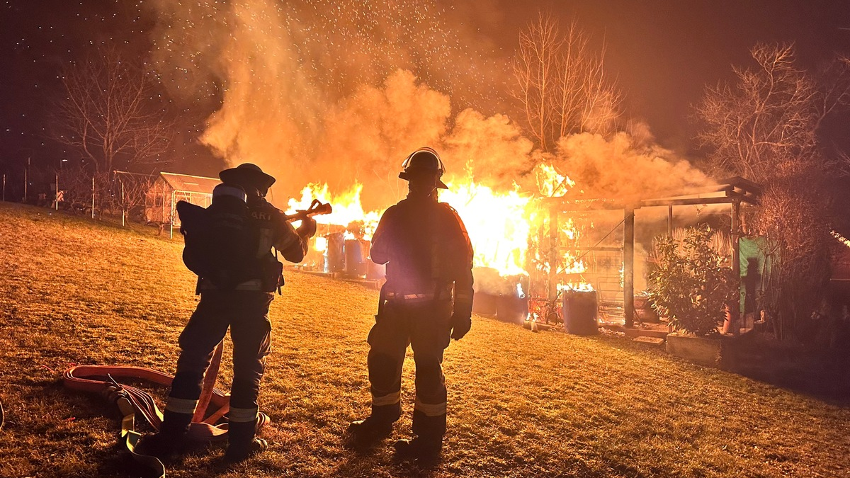 FW Stuttgart: Brand 2 - Gartenhausbrand - Foto: presseportal.de