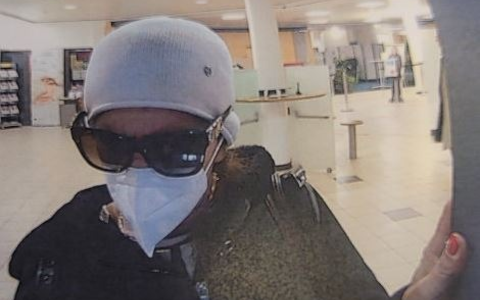 POL-H: Öffentlichkeitsfahndung: Tatverdächtige wegen Diebstahls und EC-Karten-Betrugs gesucht - Foto: presseportal.de POL-H: Öffentlichkeitsfahndung: Tatverdächtige wegen Diebstahls und EC-Karten-Betrugs gesucht - Foto: presseportal.de