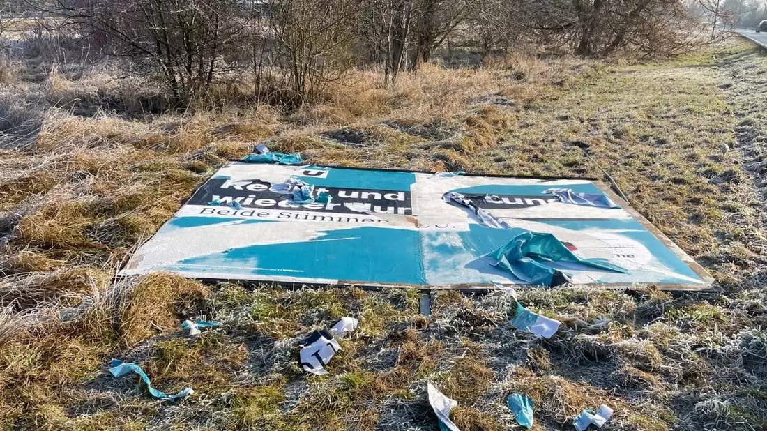 LPI-NDH: Mehrere Wahlplakate in Clingen beschädigt - Clingen - Bild: presseportal.de