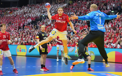 Glaubt fest an einen Sieg gegen Italien: Kapitän Johannes Golla. - Foto: Sören Stache/dpa