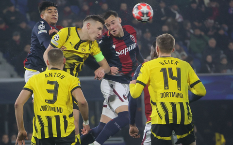 Die BVB-Abwehr wurde in Bologna gefordert. - Foto: Michele Nucci/LaPresse via ZUMA Press/dpa