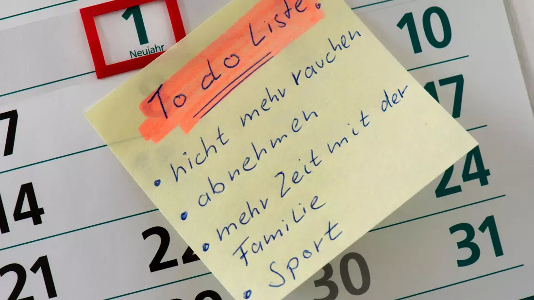 Zum Jahresanfang nehmen sich viele Menschen vor, Gewohnheiten zu ändern. (Symbolbild) - Bild: Arno Burgi/dpa-Zentralbild/dpa