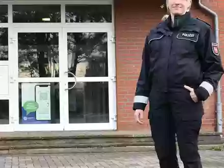 POL-CUX: Vorübergehender Wechsel an der Spitze des Polizeikommissariats Schiffdorf - Polizeihauptkommissarin Yvonne Totz übernimmt die Leitung Schiffdorf (Foto im Anhang) - Foto: presseportal.de