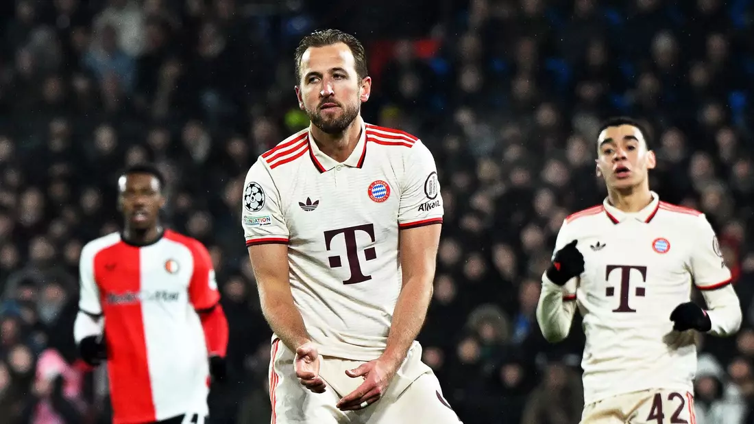 Ratlos! Bayern-Coach Vincent Kompany muss mit den Bayern in der Champions League wohl in die Playoffs. - Bild: Federico Gambarini/dpa