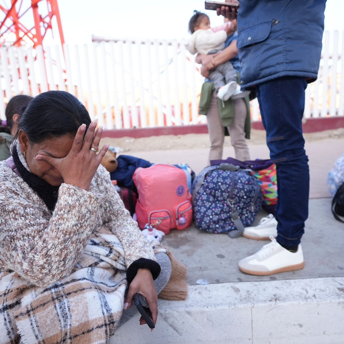 Maria Mercado aus Kolumbien hätte am Montag einen Asyl-Termin gehabt. Er wurde abgesagt - kurz nach Trumps Vereidigung. - Foto: Gregory Bull/AP/dpa
