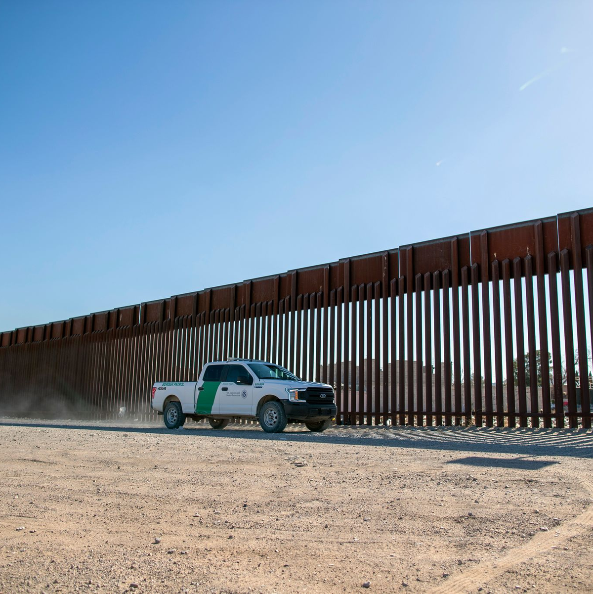 Der Mauerbau an der Grenze zu Mexiko gehörte zu Trumps Wahlkampfversprechen vor seiner ersten Amtszeit. - Foto: Andres Leighton/AP/dpa