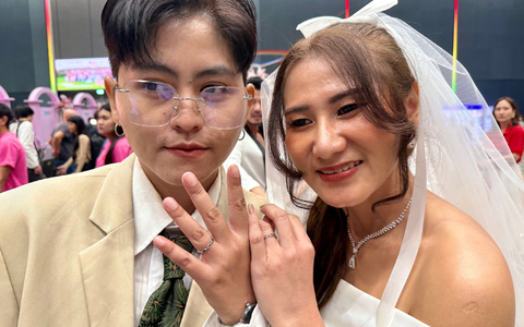 Dieses queere Paar hat 15 Jahre darauf gewartet, endlich heiraten zu dürfen. - Foto: Carola Frentzen/dpa Dieses queere Paar hat 15 Jahre darauf gewartet, endlich heiraten zu dürfen. - Foto: Carola Frentzen/dpa