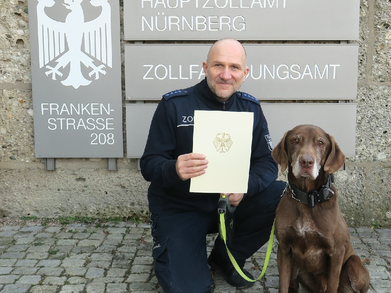 HZA-N: Kira macht jetzt Karriere beim Zoll - Foto: Zoll, presseportal.de