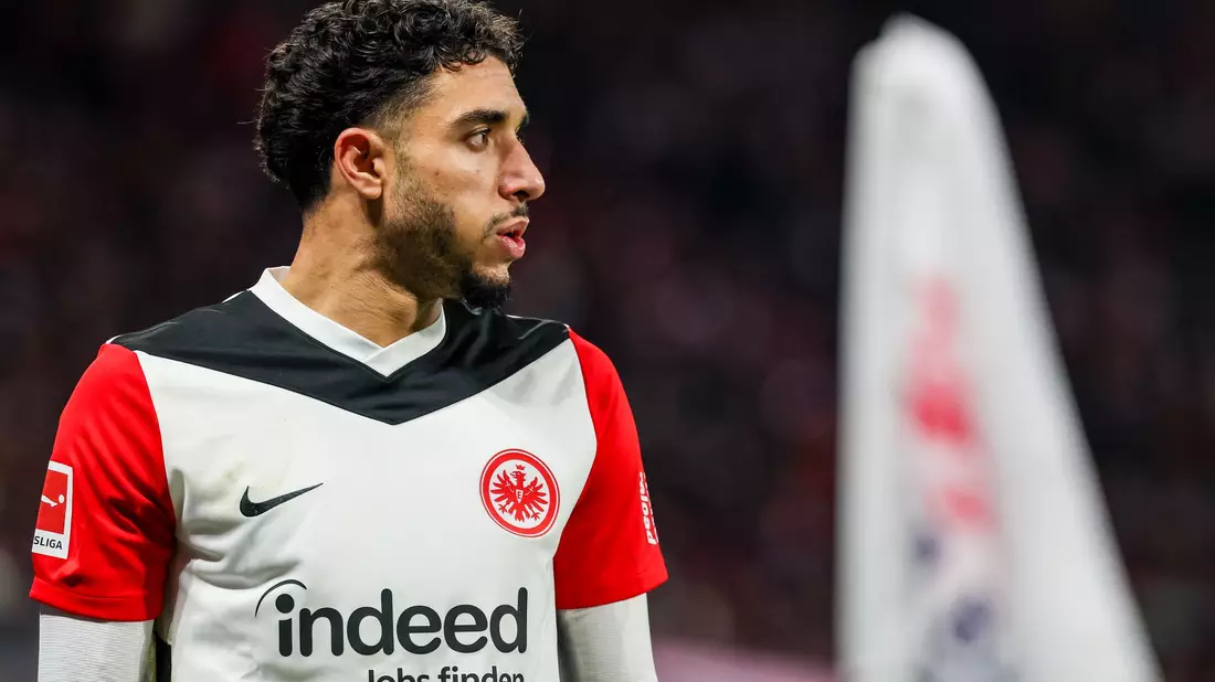 Omar Marmoush wechselt von Eintracht Frankfurt zu Manchester City. - Bild: Jan Woitas/dpa