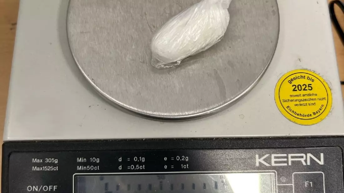 HZA-N: Nürnberger Zoll kontrolliert: Kurierfahrt hat Konsequenzen Marihuana- und Kokainschmuggel führen direkt ins Gefängnis - Bild: Zoll, presseportal.de